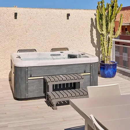 Appartement Atico Prestige Con Gran Terraza, Jacuzzi Y Ubicacion Centrica Con Vistas Al Mar By Family Homes Dénia